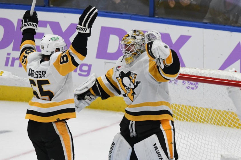 VIDEO: Brankár Pittsburghu Penguins strelil gól v NHL