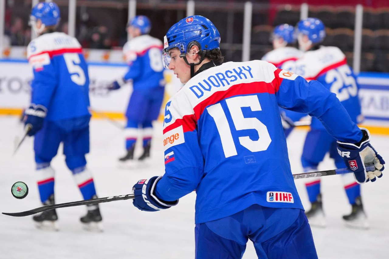 Dalibor Dvorský je príkladným reprezentantom. Jeho túžba pomôcť Slovensku presvedčila St. Louis Blues