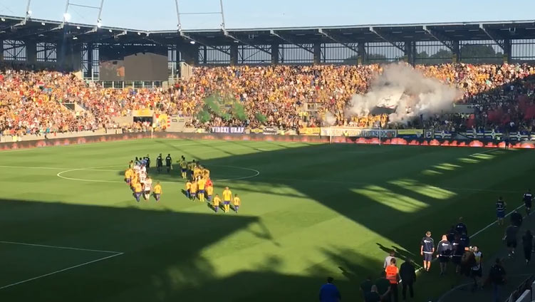 Fantastická atmosféra na vypredanom novom štadióne Dunajskej Stredy pred dnešným zápasom so Žilinou! (VIDEO)