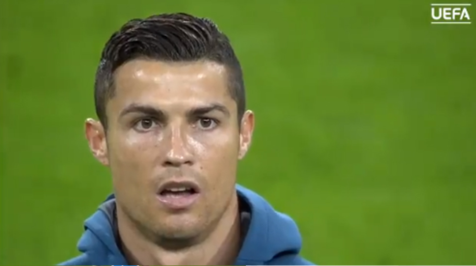 Cristiano Ronaldo má dve hymny: Okrem Portugalskej si pred zápasom spieva aj tú z Ligy Majstrov! (VIDEO)