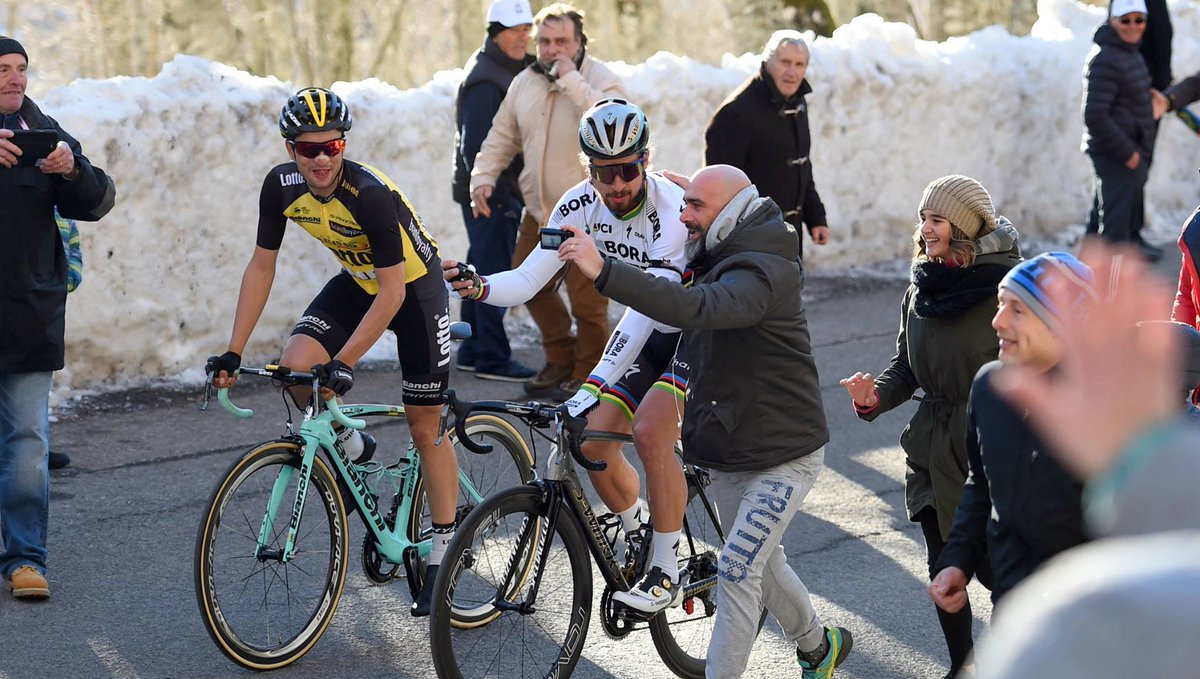 Peter Sagan stíha naozaj všetko. Počas stúpania na Tirreno Adriatico nahrával video s fanúšikom! (VIDEO)