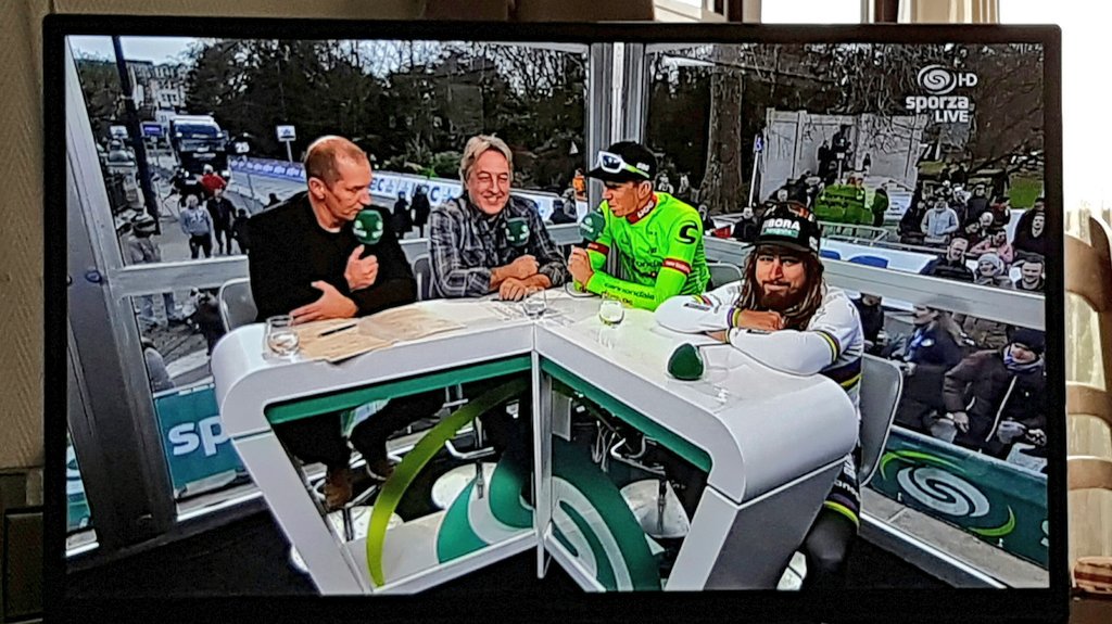 Vtipálek Peter Sagan: Po dnešných pretekoch sa v televíznom štúdiu bavil s posúvnou stoličkou! (VIDEO)